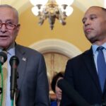 AOC Blasts Jeffries, Schumer for Reluctance to Endorse NYC Socialist Mamdani