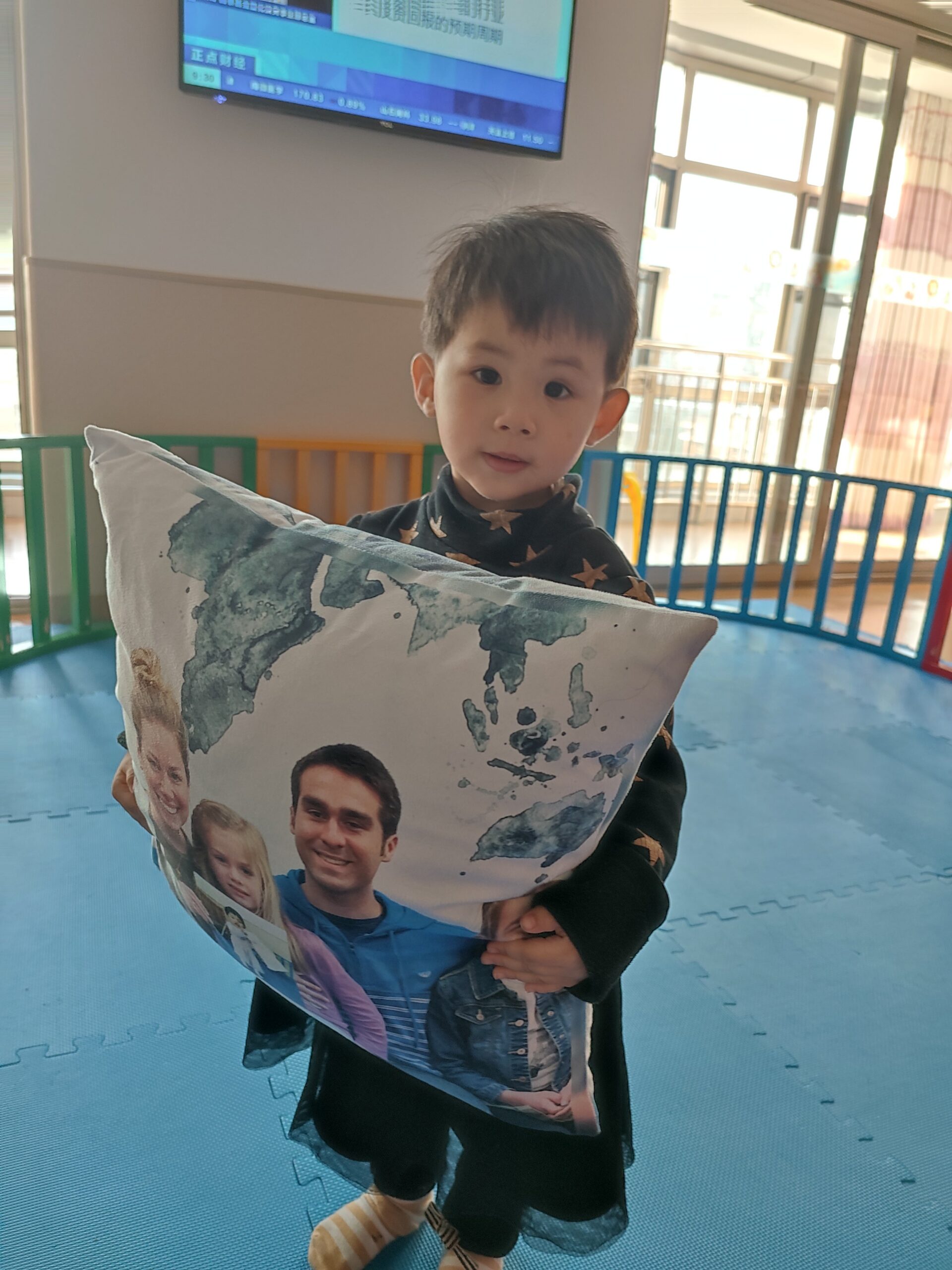 300 Children Are Waiting in China to Come Home and Trump Is 'Only One That Can Make This Happen,' Mom Says 