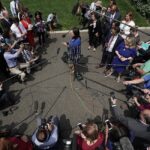 How This Independent Journalist Documents Media Bias